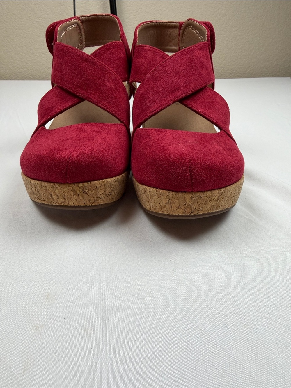 Corkys Case Closed Red Suede Wedge Sandals - Picture 6 of 11